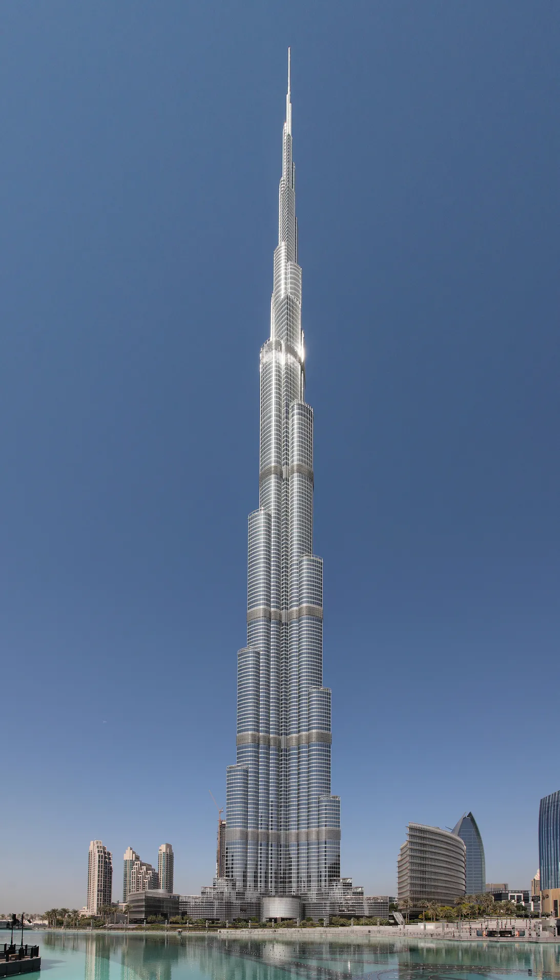 In Dubai (Burj Khalifa, 828 Meter)