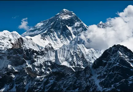 Im Himalaya (Mount Everest, 8.848 Meter)